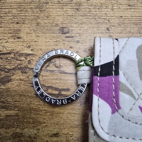 New Vera Bradley Multicolor Quilted Women's Wallet - Picture 3 of 12